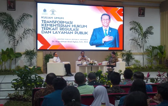 Kuliah Umum di Ubaya, Menkum Bahas Transformasi Regulasi dan Layanan Publik