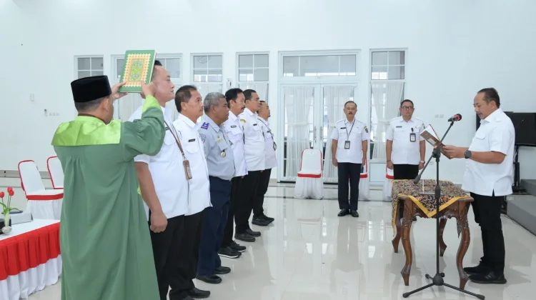 Bupati Karanganyar Lantik 6 Pejabat Baru, Perkuat Pelayanan Publik