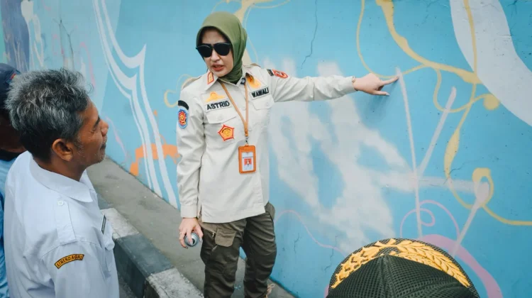 Pemkot Solo Bersihkan Vandalisme Tembok Fasilitas Umum