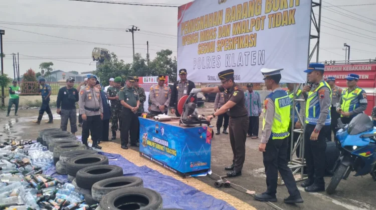 Hasil Operasi 2 Pekan, Ribuan Botol Miras Dimusnahkan Polres Klaten
