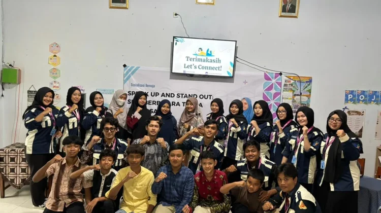KKN-DIK FKIP UMS Gelar Sosialisasi Public Speaking di Desa Parakan