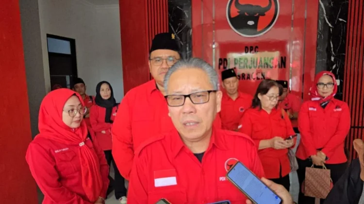 Ketua PDI-P Jateng Dolfie Sambangi Markas Banteng Sragen, Pantau Musancab