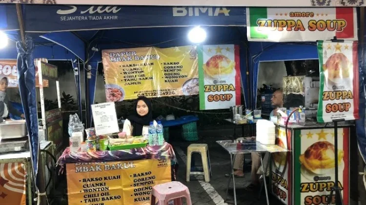 Hujan, Aktivitas Jual Beli di Balaikota Solo Menyusut