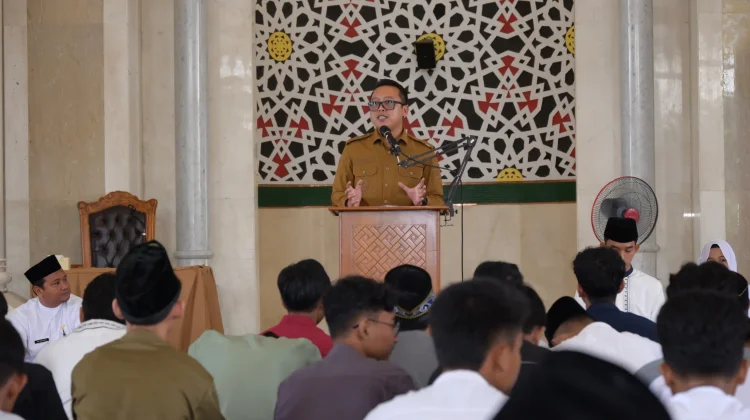 Adhe Eliana Ajak Siswa SMAN 2 Karanganyar Jadi Generasi Berakhlak