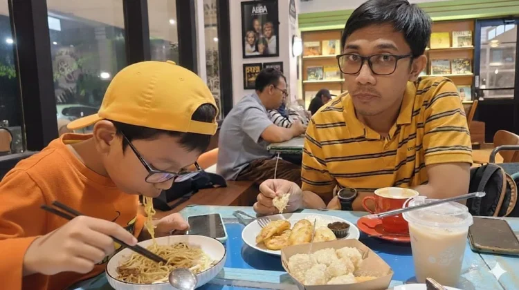 Hukum Flexing di Bulan Ramadan: Mubah, Makruh, atau Haram?