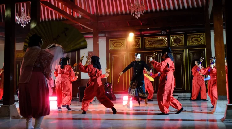 Wawali Solo Hadiri Pertunjukan Seni Kolaborasi Japan–Indonesia