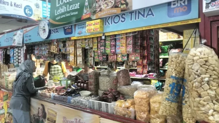 Jelang Lebaran Harga Emping Dan Mete Mulai Naik