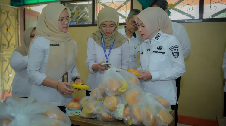 Pastikan MBG Sesuai Standar, Wabup Lakukan Monitoring di Beberapa Sekolah