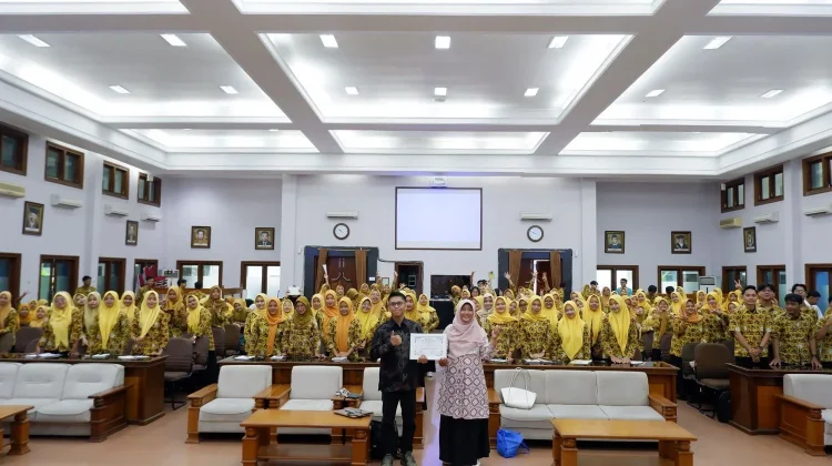 Mahasiswa Akhir PGSD UMS Dibekali Strategi Tembus Jurnal Bereputasi