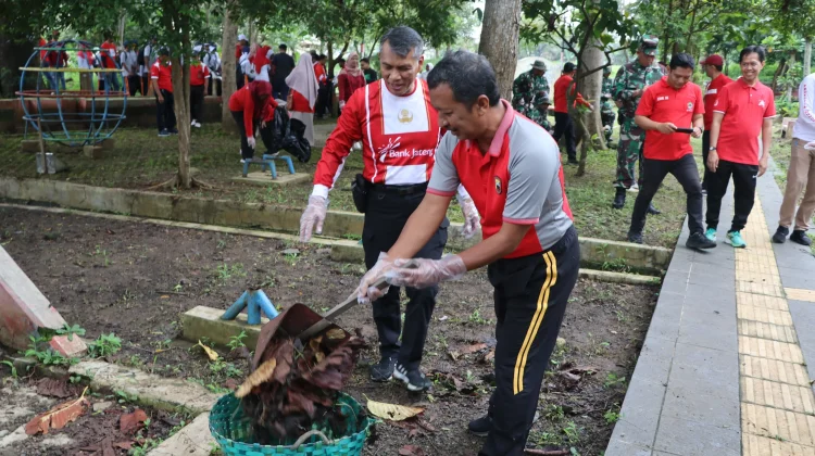 Gerakan Jumat Bersih Jadi Penguat Kepedulian Lingkungan