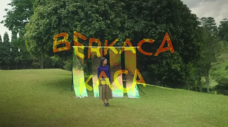 Vanessa Zee Tuang Luka Cinta di "Berkaca-kaca"