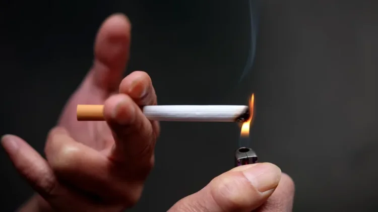 Ulama: Hisap Rokok di Siang Hari saat Ramadan,  Bisa Batalkan Puasa