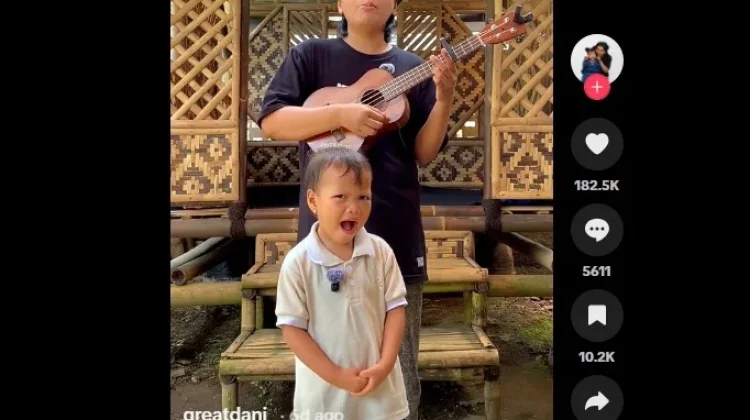 Viral di TikTok! El Khanza, Bocah 4 Tahun yang Kuasai Nada dengan Sempurna