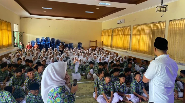 Satresnarkoba Polres Boyolali Gelar Binluh P4GN di SMA Negeri 1 Cepogo