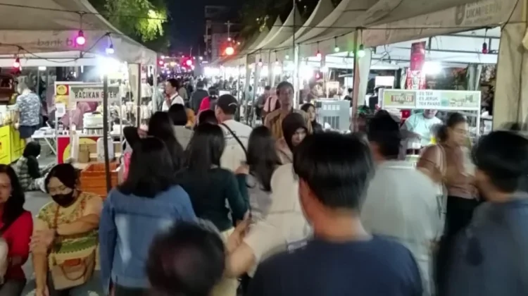 Hujan Deras, Omzet Night Market Ngarsopuro Solo Menurun Drastis selama Ramadhan