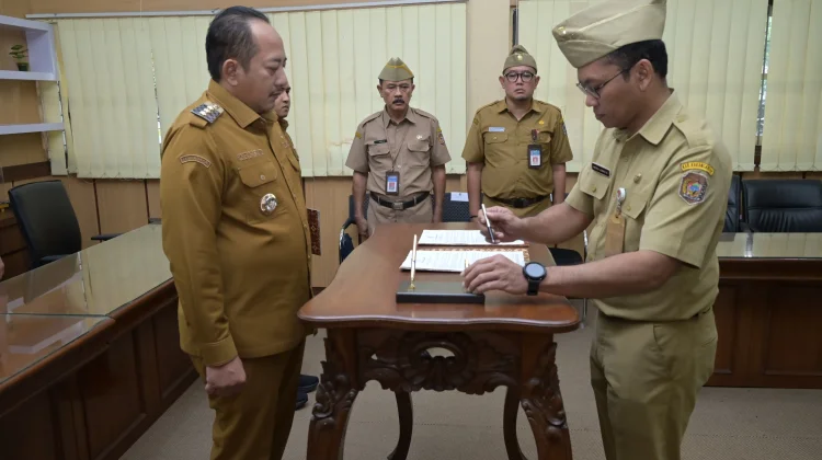 Wajah Baru Dispermades dan Disdukcapil, Bupati Karanganyar: Jaga Integritas!
