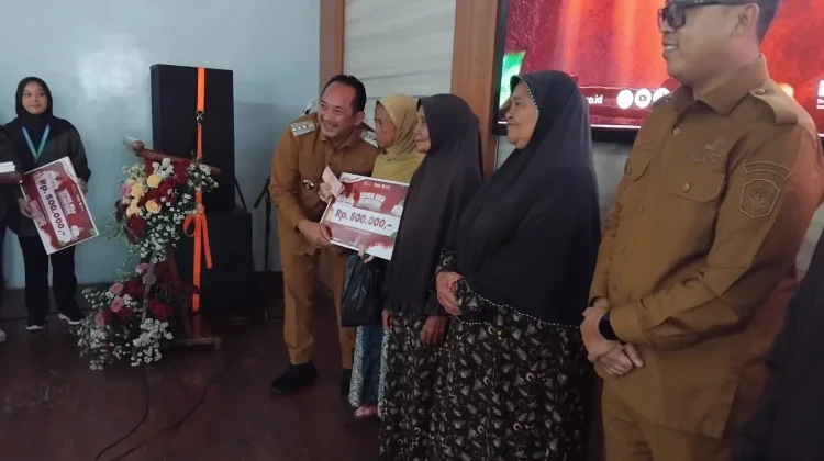 Mandiri! Desa Berjo Salurkan THR Rp723 Juta untuk 1.446 Keluarga