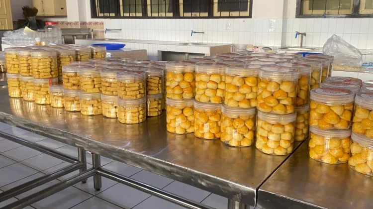 Kreativitas Siswa SMK Marsudirini Produksi Ratusan Stoples Kue