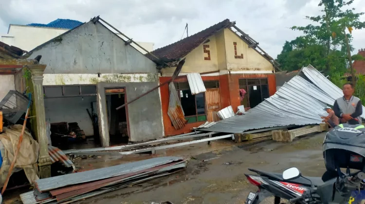 Hujan Es dan Angin Kencang Melanda Prambanan dan Manisrenggo Klaten