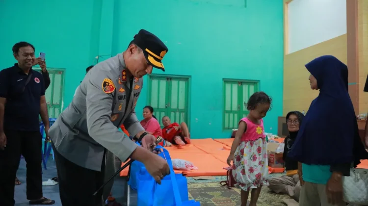 Polres Klaten Salurkan Bantuan Untuk Warga Terdampak Banjir Cawas