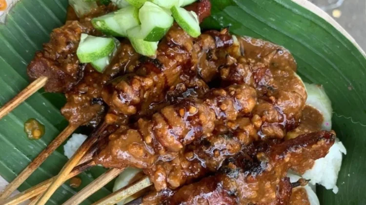 Rekomendasi Tujuh Warung Sate Kere Terkenal di Kota Solo