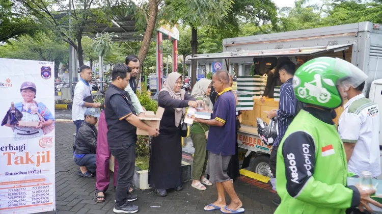 Kantor Layanan Lazismu SD Muhammadiyah 1 Solo Tebar 400 Takjil