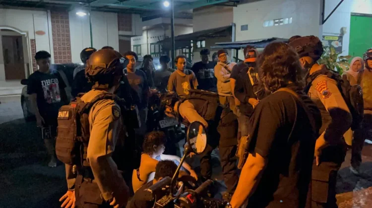 Laka Lantas di Purwosari, Polisi Temukan 2 Botol Ciu Milik Korban