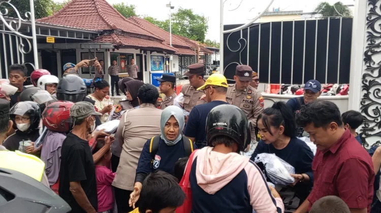 Polresta Surakarta dan Kalmapita 92 Bagi 500 Takjil