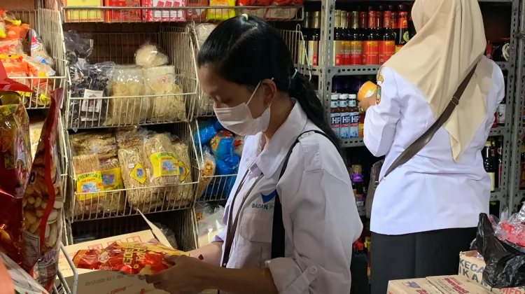 Menjelang Lebaran, Tim Pengawas Pangan Surakarta Sidak Makanan Kedaluwarsa