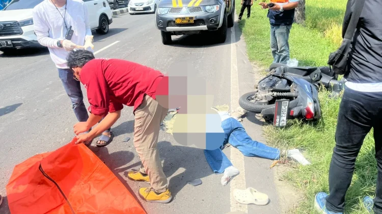Lakalantas Truk vs Motor di Jalan Sragen-Solo, Perempuan 16 Tahun MD di TKP