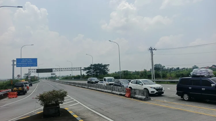 H-5 Lebaran, 4.000 Kendaraan Mulai Padati Exit Tol Kebakkeramat