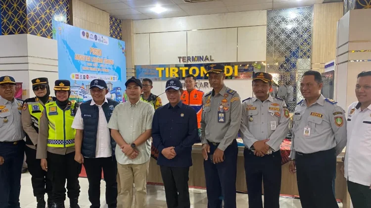 Kunjungi Terminal Tirtonadi, Menteri LH Minta Ada Pengelolaan Sampah