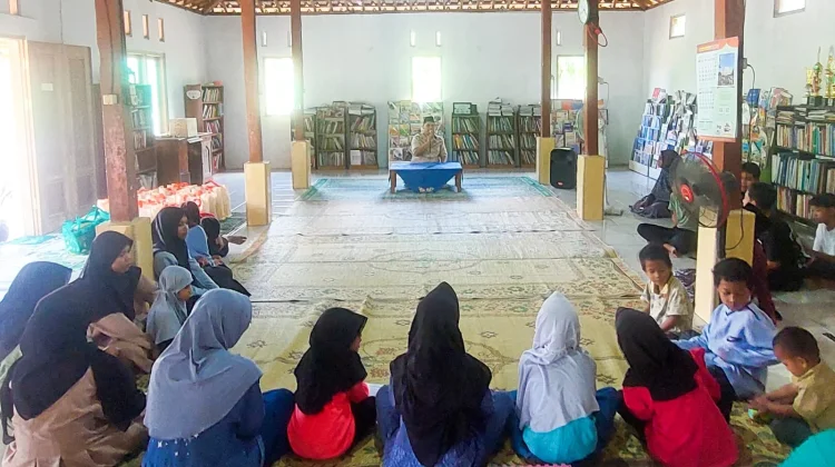 Rumah Baca Kaliyoso dan Rumah Zakat Solo Berbagi untuk Anak Yatim