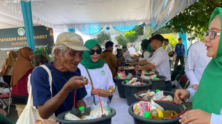 Amal Sahabat Surakarta Salurkan 3.026 Paket Sembako bagi Warga
