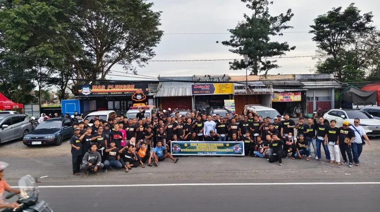 PSHT Kobaret Bagikan Seribu Takjil dan Sembako di Karanganyar