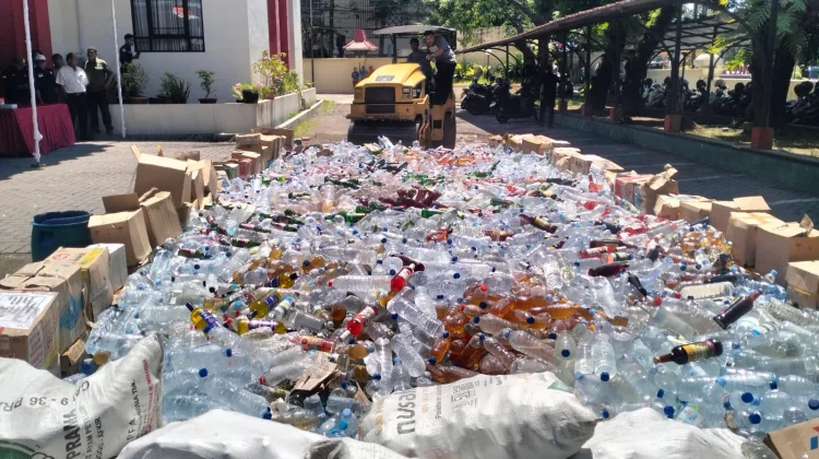 Ops Sebulan Terakhir, 15 Ribu Lebih Miras Dimusnahkan