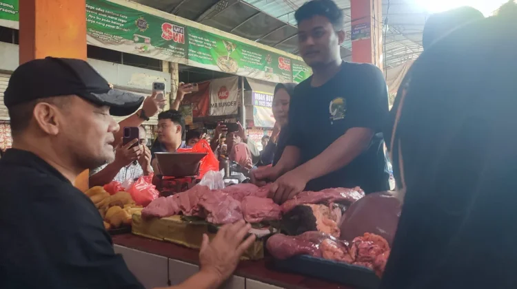 Pastikan Stok Pangan di Sragen Aman, Gubernur Blusukan ke Pasar Bunder