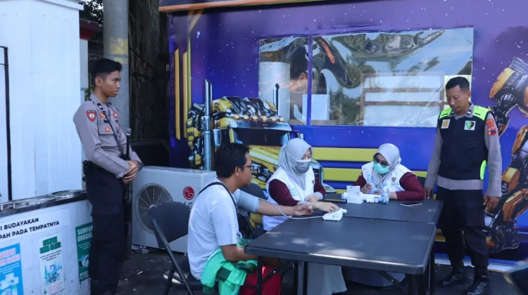 Program SIMEDIS, Pos Terpadu Polres Sragen Beri Layanan Kesehatan Gratis Pemudik