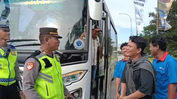 Kisah Perjalanan Mudik di Sragen, Pemudik Terpisah - Penemuan Tas