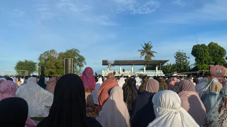 Salat Id di Matesih, Ribuan Jemaah Padati Lapangan