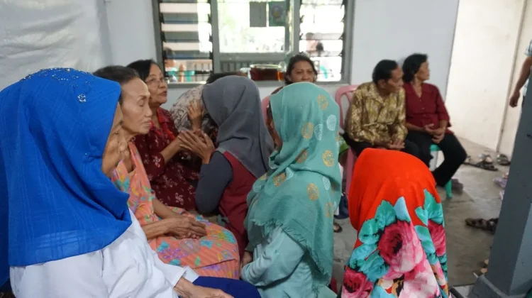 Sungkeman hingga Punjungan, Wajah Kearifan Lokal dalam Idul Fitri