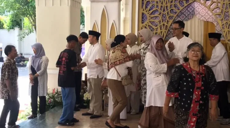 Warga Antusias Hadiri Open House di Loji Gandrung