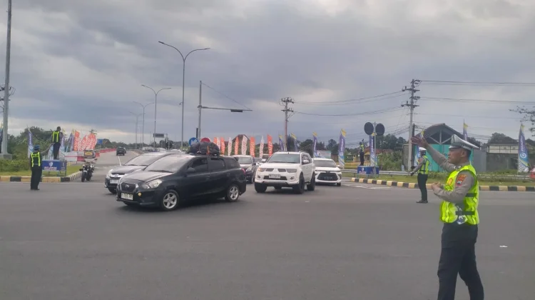 Exit Tol Padat, Jalan Arteri Klaten Prambanan Kendaraan Merayap