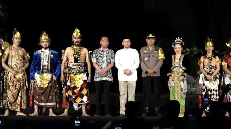 Ribuan Penonton Padati Opera Bakdan Neng Solo saat Lebaran