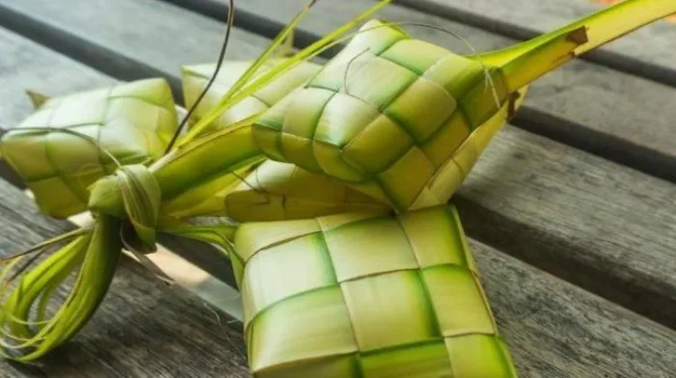 Kenduri Seni Tradisi Bakdo Kupat: Adang Kupat Massal Pemantik Api Gotong royong