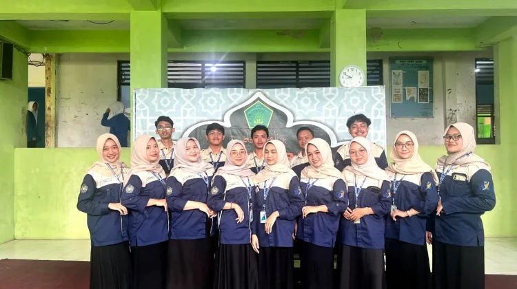 Mahasiswa KKN-DIK FKIP UMS Revitalisasi Perpustakaan MTs Muhammadiyah 3 Kerjo