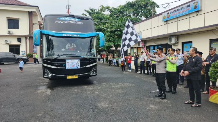 Polres Karanganyar Berangkatkan 200 Peserta Balik Gratis ke Perantauan
