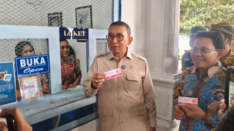 Fadli Zon Kunjungi Museum Keraton Solo, Rogoh Kocek Beli Tiket Sendiri