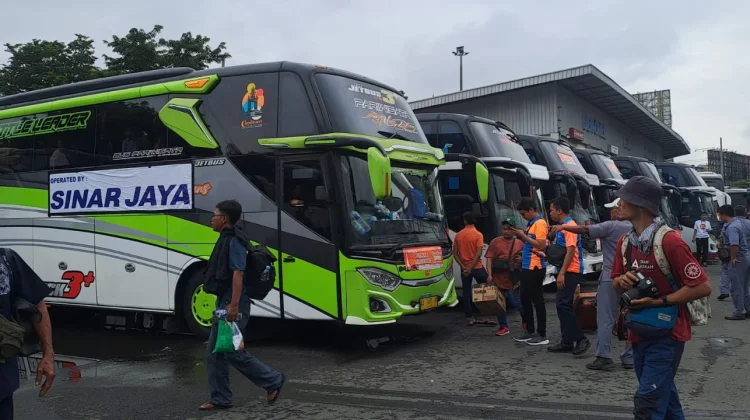 Penumpang Bus Umum Tergerus Mudik Gratis dan Kendaraan Pribadi