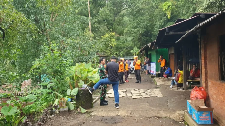 Alami Cedera di Pos IV Jalur Cetho, Pendaki Asal Magetan Dievakuasi Tim Gabungan